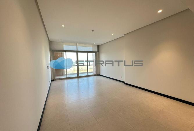 989585 - Property Image 2