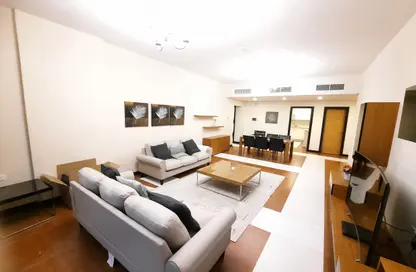 Apartment - 3 Bedrooms - 3 Bathrooms for rent in Al Juffair - Capital Governorate