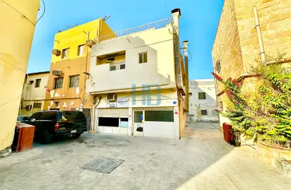 Whole Building - 3 Bedrooms - 4 Bathrooms for sale in Muharraq - Muharraq Governorate