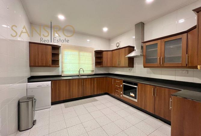 988668 - Property Image 3