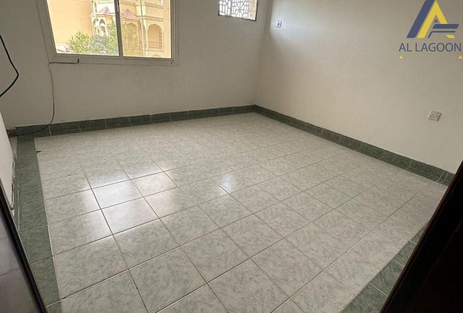 981125 - Property Image 3