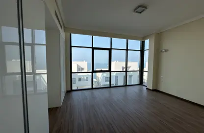 Apartment - 2 Bedrooms - 3 Bathrooms for rent in Durrat Marina - Durrat Al Bahrain - Southern Governorate
