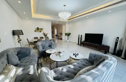 Villa - 4 Bedrooms - 5 Bathrooms for rent in Saar - Northern Governorate