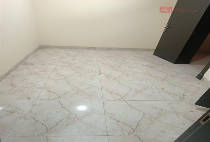 906544 - Property Image 2