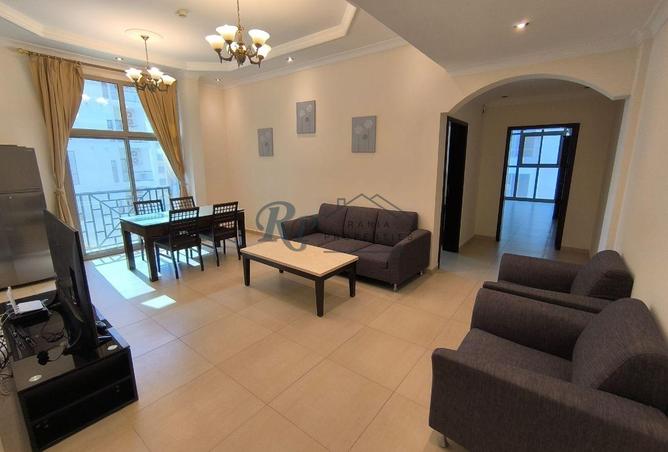 982432 - Property Image 2