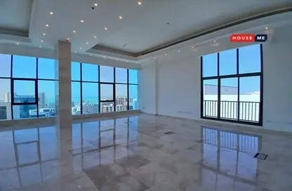 Office Space - Studio - 4 Bathrooms for rent in Seef - Capital Governorate