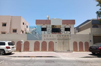Villa - 4 Bedrooms - 4 Bathrooms for rent in Mahooz - Manama - Capital Governorate