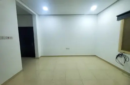 Apartment - Studio - 1 Bathroom for rent in Busaiteen - Muharraq Governorate