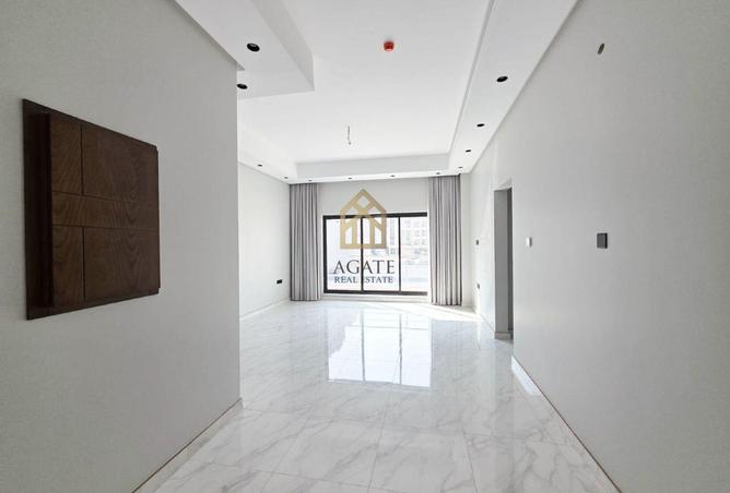 981307 - Property Image 2