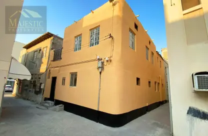 Villa - 6 Bedrooms - 2 Bathrooms for sale in Zinj - Manama - Capital Governorate