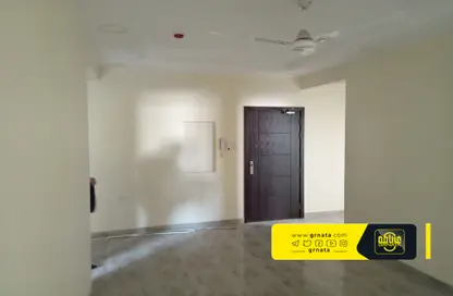 Apartment - 3 Bedrooms - 2 Bathrooms for rent in Sanabis - Manama - Capital Governorate