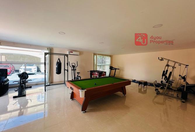 985027 - Property Image 2