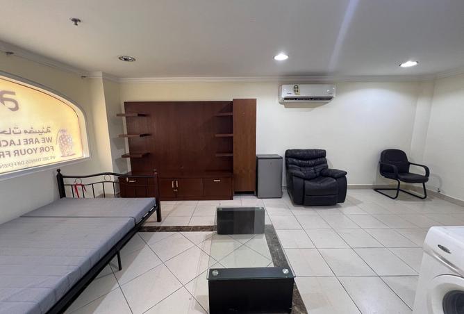 989592 - Property Image 2