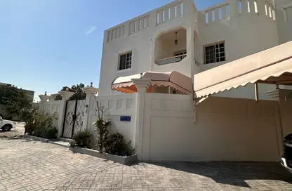 Villa - 4 Bedrooms - 4 Bathrooms for rent in Alhajiyat - Riffa - Southern Governorate