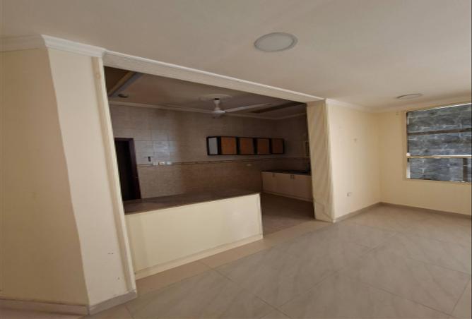 981812 - Property Image 3