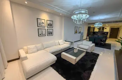 Apartment - 2 Bedrooms - 3 Bathrooms for rent in Al Juffair - Capital Governorate