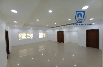 Empty Room image for: Apartment - 3 Bedrooms - 5 Bathrooms for rent in Galali - Muharraq Governorate, Image 1