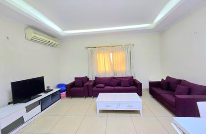 Apartment - 2 Bedrooms - 2 Bathrooms for rent in Busaiteen - Muharraq Governorate