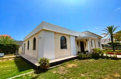Villa - 4 Bedrooms - 4 Bathrooms for rent in Janabiya - Northern Governorate
