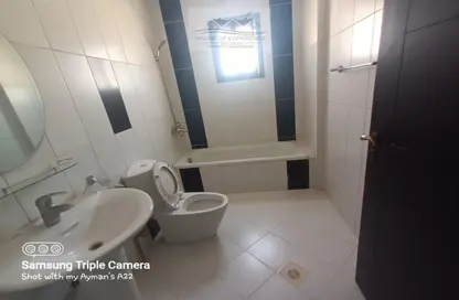 Bathroom image for: Apartment - 1 Bedroom - 1 Bathroom for rent in Janabiya - Northern Governorate, Image 1