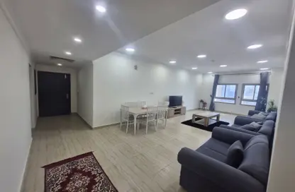 Apartment - 2 Bedrooms - 3 Bathrooms for rent in Busaiteen - Muharraq Governorate