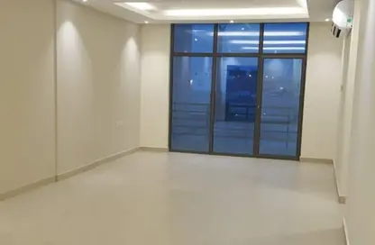 Apartment - 3 Bedrooms - 4 Bathrooms for rent in Hidd - Muharraq Governorate