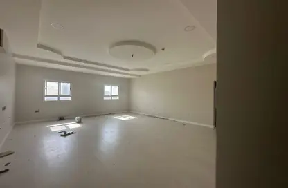 شقة - 2 غرف نوم - 2 حمامات للايجار في عالي - المحافظة الوسطى