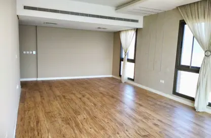 شقة - 3 غرف نوم - 4 حمامات للايجار في الحد - المحرق