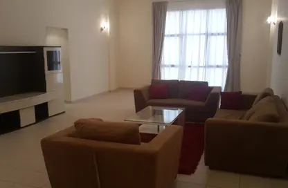 Apartment - 3 Bedrooms - 3 Bathrooms for rent in Tubli - Central Governorate