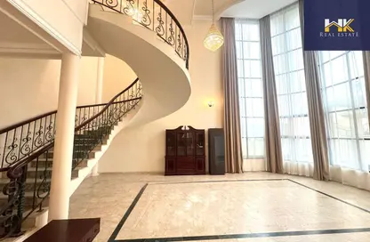 Villa - 4 Bedrooms - 5 Bathrooms for rent in Al Juffair - Capital Governorate