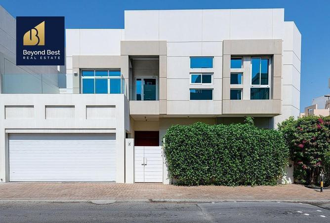 Villa - 6 Bedrooms - 7 Bathrooms for sale in Janabiya - Northern Governorate