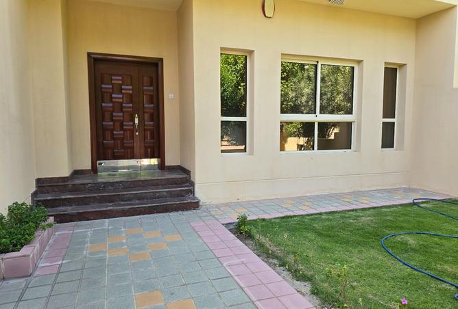 957614 - Property Image 2