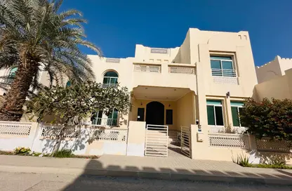 Villa - 4 Bedrooms - 5 Bathrooms for rent in Janabiya - Northern Governorate