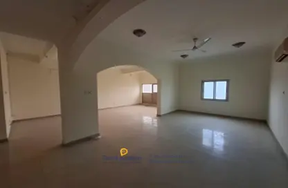 Apartment - 3 Bedrooms - 2 Bathrooms for rent in Salmaniya - Manama - Capital Governorate