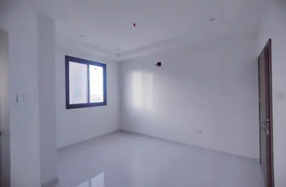 Apartment - 3 Bedrooms - 3 Bathrooms for rent in Busaiteen - Muharraq Governorate