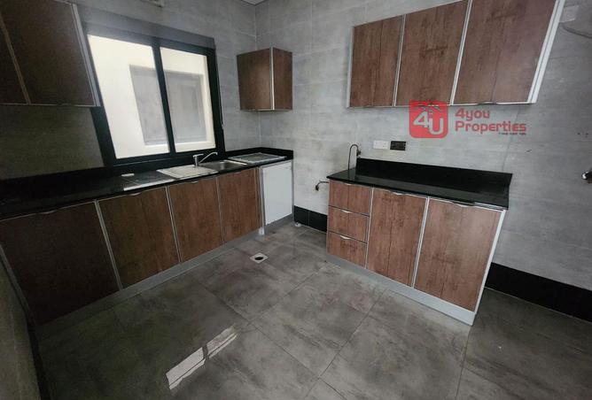 975675 - Property Image 3