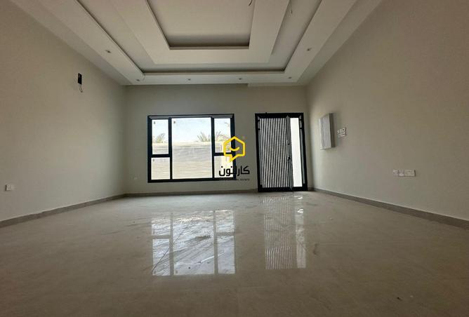 982871 - Property Image 2