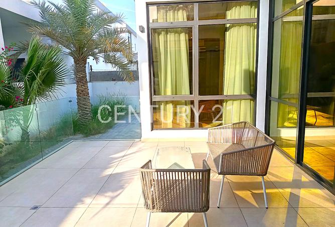 953348 - Property Image 2