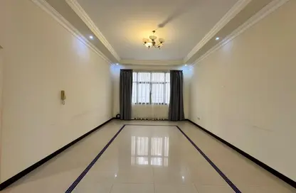 Apartment - 2 Bedrooms - 2 Bathrooms for rent in Al Juffair - Capital Governorate