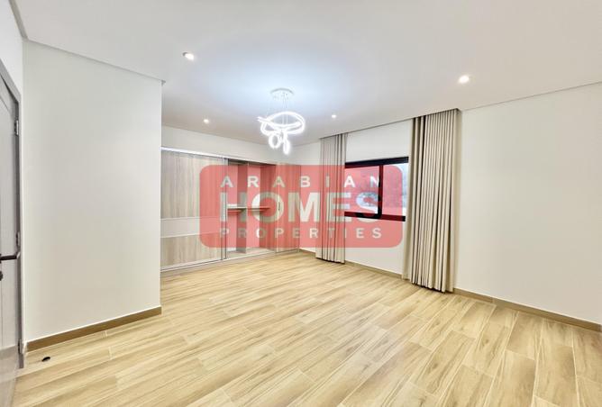 955046 - Property Image 2