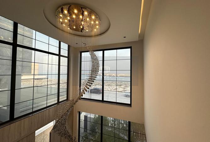 954686 - Property Image 2