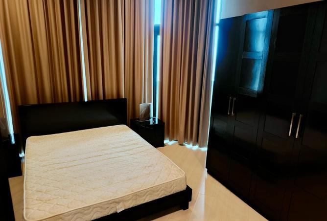 985637 - Property Image 2