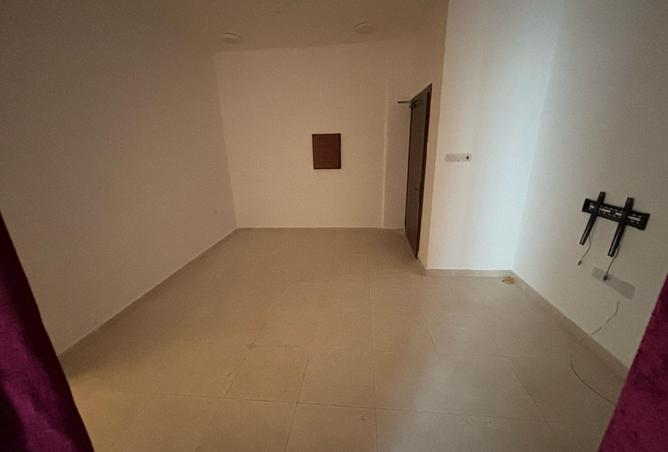 971447 - Property Image 2