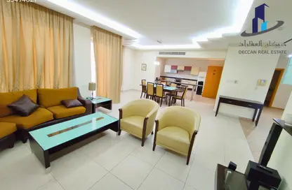 Apartment - 2 Bedrooms - 2 Bathrooms for rent in Al Juffair - Capital Governorate