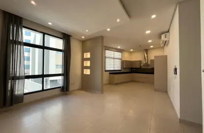 Apartment - 2 Bedrooms - 2 Bathrooms for rent in Janabiya - Northern Governorate