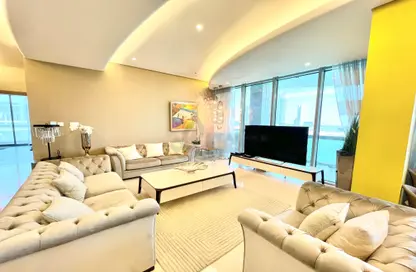 Living Room image for: Penthouse - 3 Bedrooms - 5 Bathrooms for rent in Reef Island - Capital Governorate, Image 1
