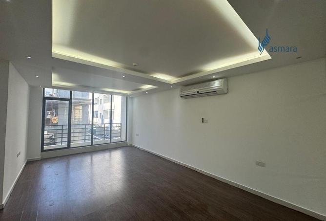 984991 - Property Image 2