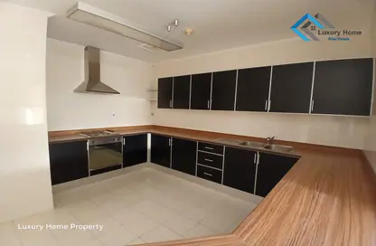 Apartment - 2 Bedrooms - 2 Bathrooms for rent in Busaiteen - Muharraq Governorate