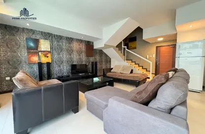 Duplex - 2 Bedrooms - 3 Bathrooms for rent in Al Juffair - Capital Governorate