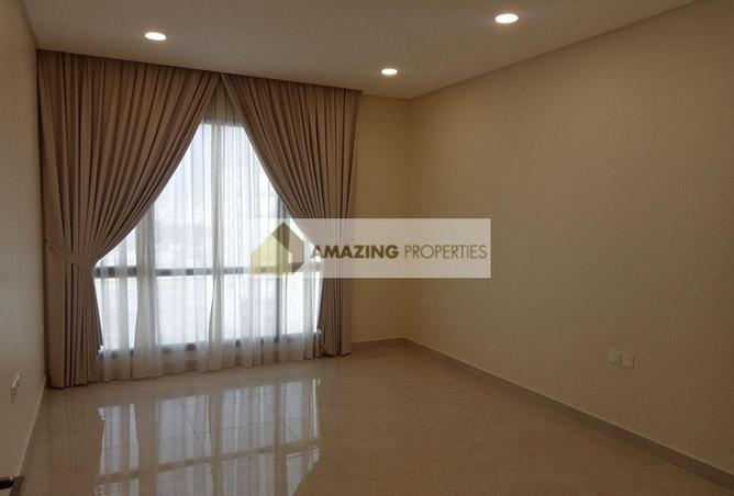 952915 - Property Image 2